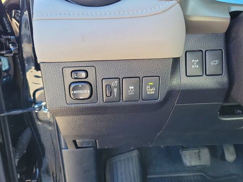 Used 2014 Toyota RAV4 Limited image 15