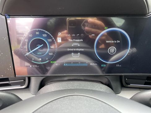 New 2025 Hyundai Elantra SEL image 11