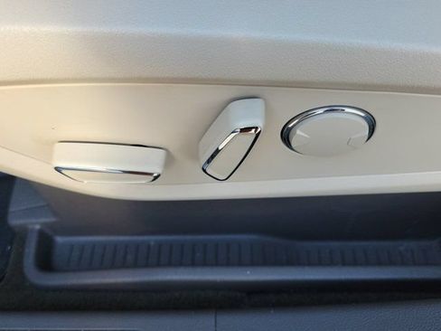 Certified 2020 Lincoln Nautilus FWD w/ Equipment Group 101A image 24