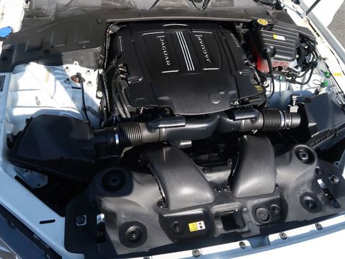 Used 2019 Jaguar XJ R-Sport RWD image 41