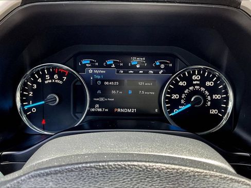 Used 2016 Ford F150 Lariat w/ Equipment Group 501A Mid RWD image 22