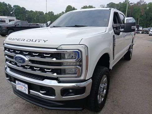 Used 2024 Ford F250 Lariat w/ Lariat Ultimate Package AWD/4WD image 15
