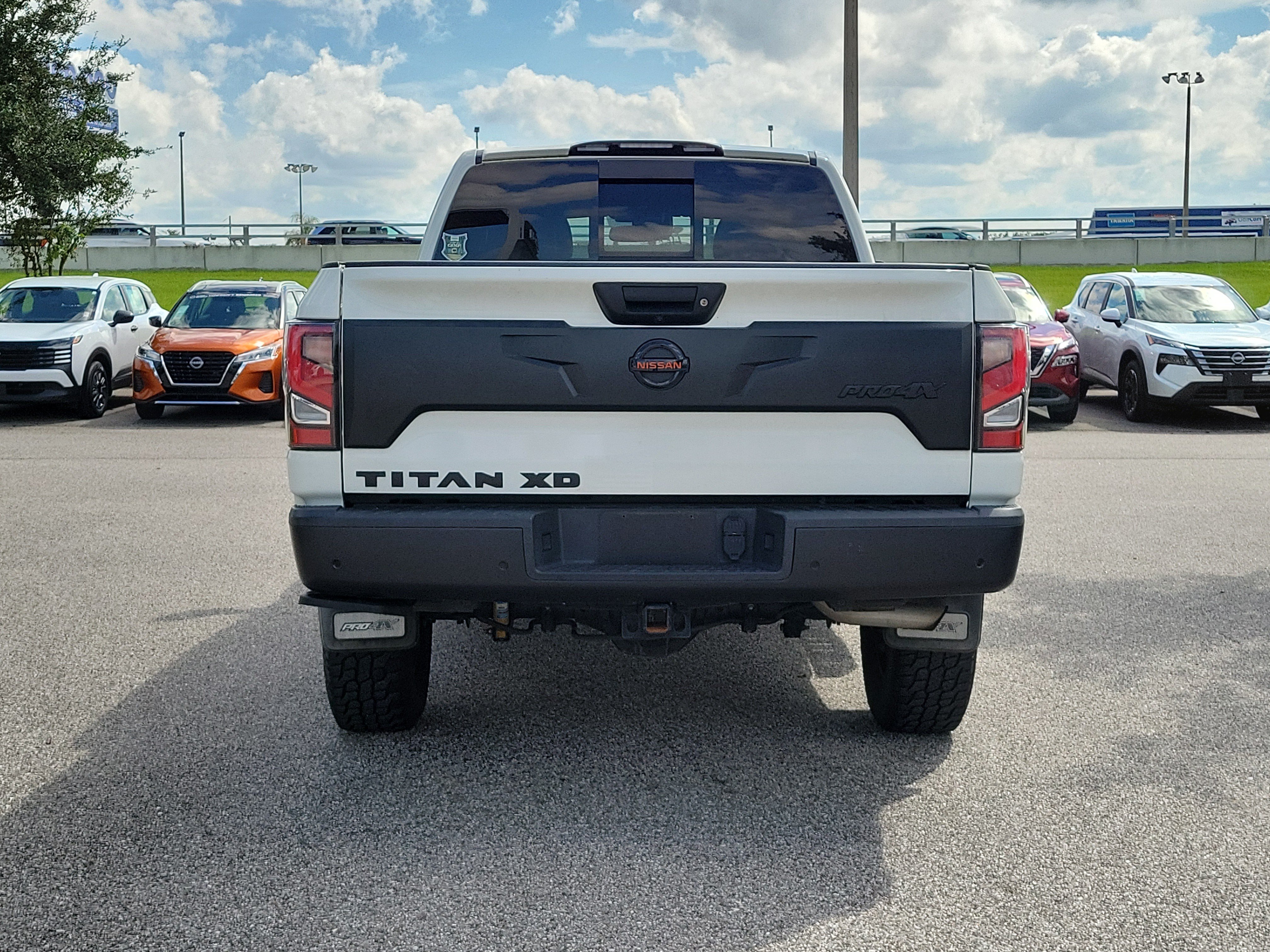 Used 2021 Nissan Titan PRO-4X w/ Pro-4x Convenience Package AWD/4WD image 6