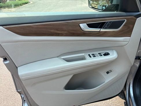 Used 2024 Volkswagen Atlas SE w/ Panoramic Sunroof Package AWD/4WD image 12