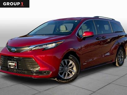 Used 2021 Toyota Sienna LE