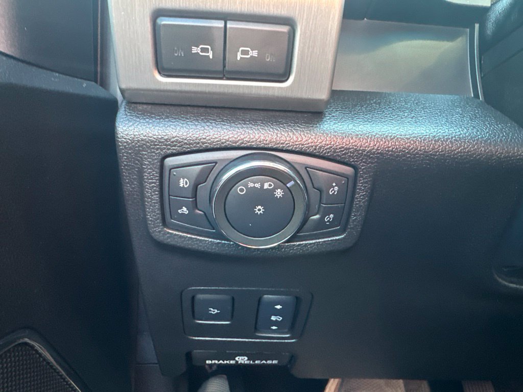 Used 2017 Ford F450 Platinum w/ Platinum Ultimate Package AWD/4WD image 28