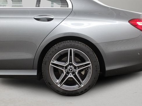 Used 2023 Mercedes-Benz E 350 4MATIC Sedan image 8