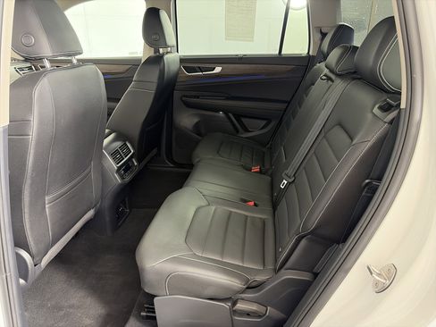 Used 2025 Volkswagen Atlas SEL image 7