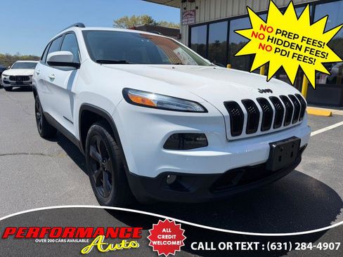 Used 2018 Jeep Cherokee Latitude w/ Altitude Package AWD/4WD image 1