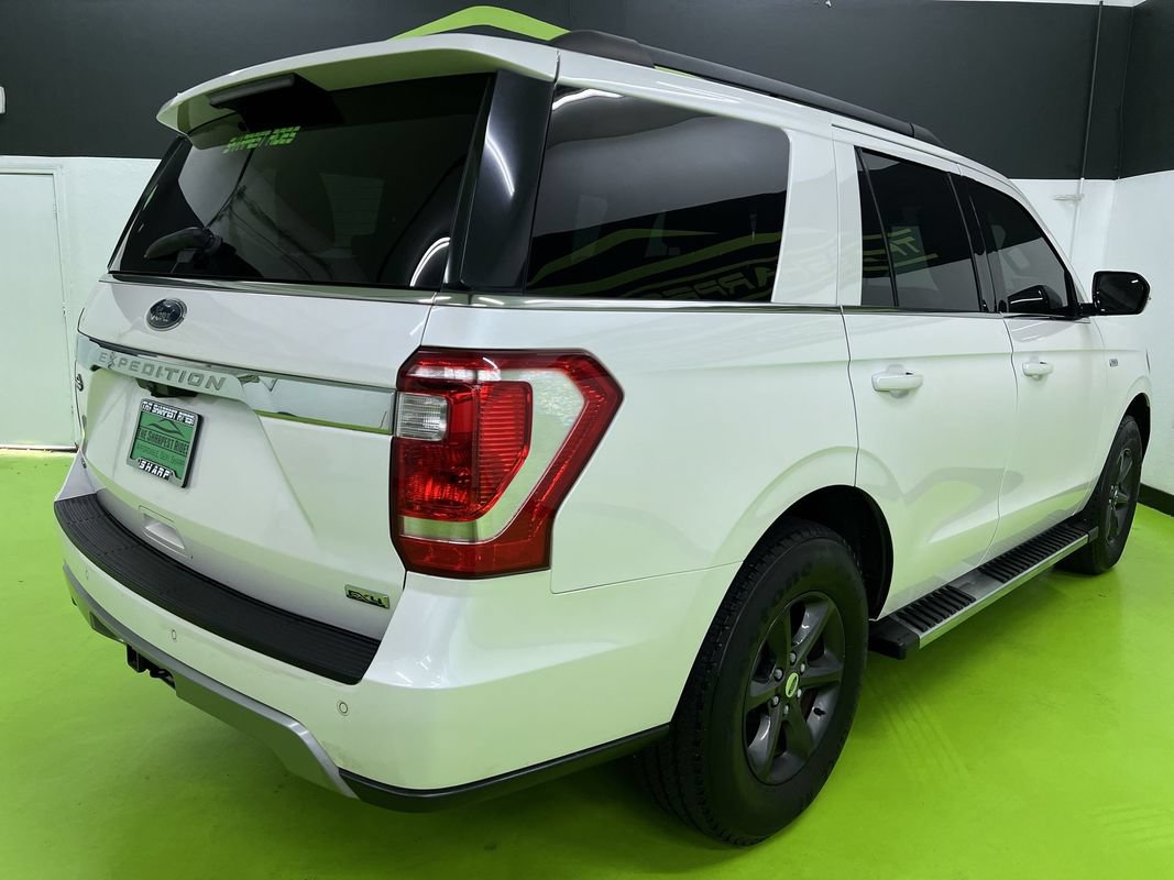 Used 2018 Ford Expedition XLT w/ Equipment Group 202A AWD/4WD image 10