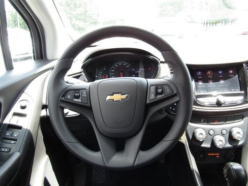 Used 2020 Chevrolet Trax LS w/ Tint and Cruise Package FWD image 26