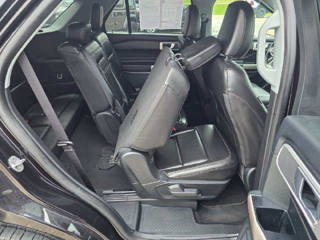 Used 2023 Ford Explorer XLT w/ Equipment Group 202A AWD/4WD image 16