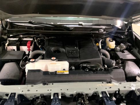 Used 2025 Toyota Tundra SR5 w/ SR5 Premium Package AWD/4WD image 33