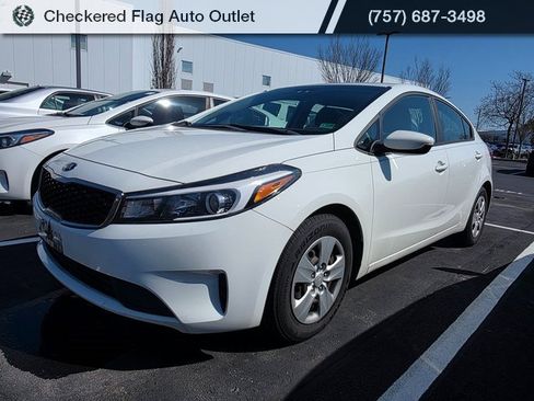 Used 2017 Kia Forte LX image 1