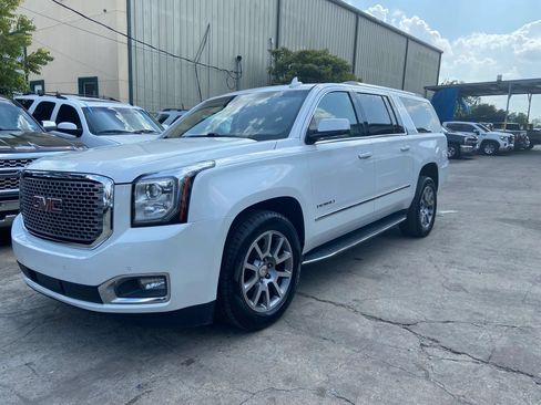 Used 2016 GMC Yukon XL Denali w/ Open Road Package AWD/4WD image 3