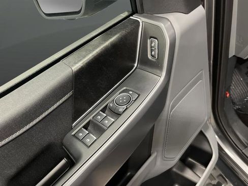 Used 2025 Ford F150 Lightning XLT image 29