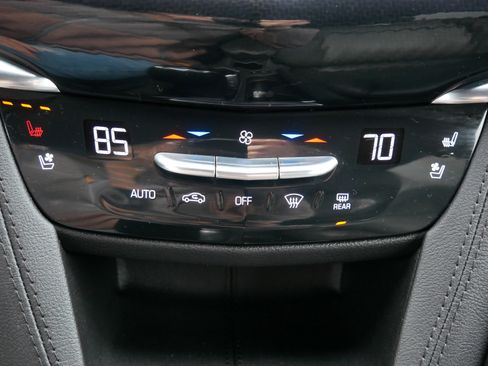 Used 2020 Cadillac XT6 Sport image 21