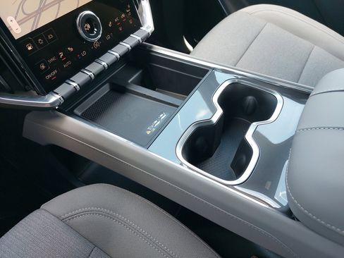 New 2025 GMC Acadia Elevation image 27