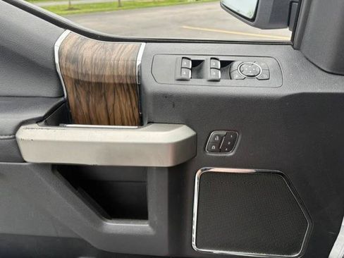 Used 2020 Ford F150 Lariat w/ Equipment Group 502A Luxury AWD/4WD image 9