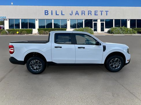 New 2026 Ford Maverick XLT w/ XLT Luxury Package FWD image 3