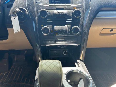 Used 2017 Ford Explorer FWD image 17