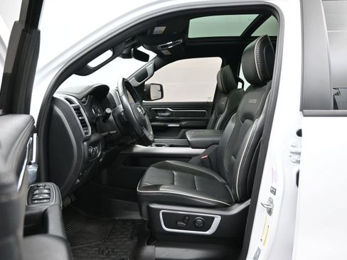 Used 2023 RAM 1500 Laramie AWD/4WD image 9