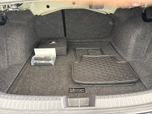 Used 2023 Volkswagen Jetta SE image 18