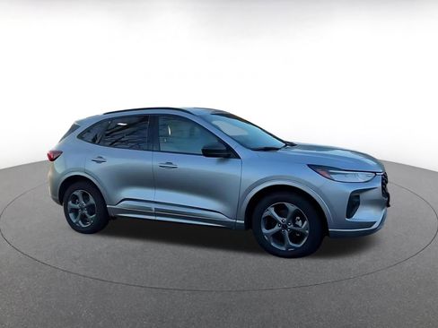 Used 2023 Ford Escape ST-Line image 2