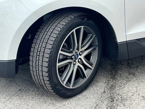 Used 2020 Ford Edge Titanium AWD/4WD image 3