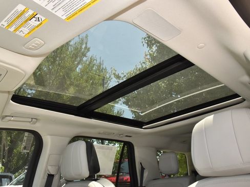 New 2026 Lincoln Navigator Reserve AWD/4WD image 35