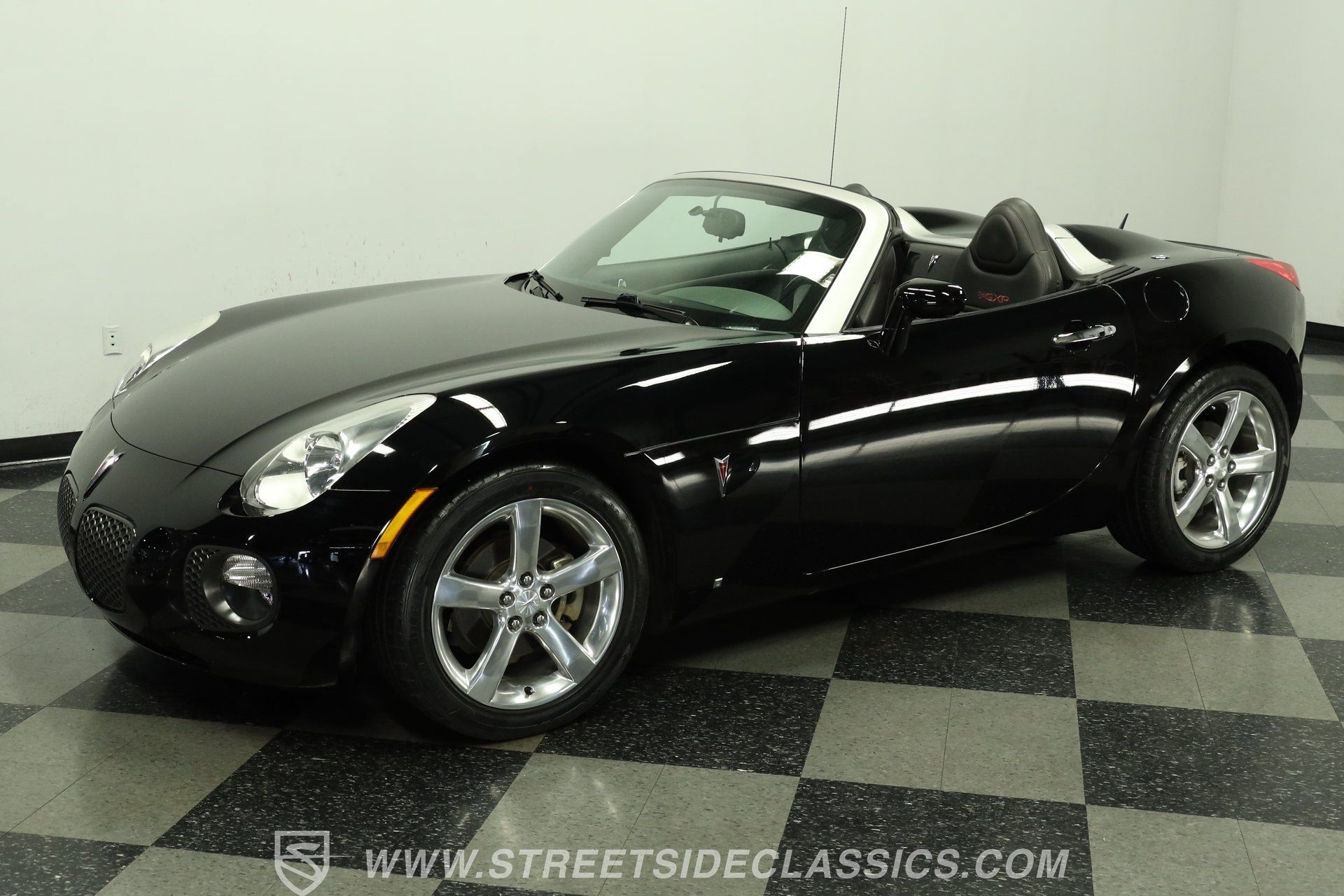 Used 2007 Pontiac Solstice GXP w/ Premium Package RWD image 6