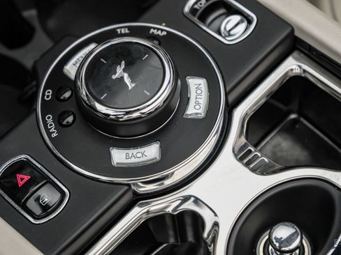 Used 2017 Rolls-Royce Dawn RWD image 70