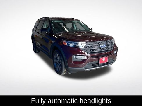 Used 2022 Ford Explorer XLT w/ Equipment Group 202A AWD/4WD image 16