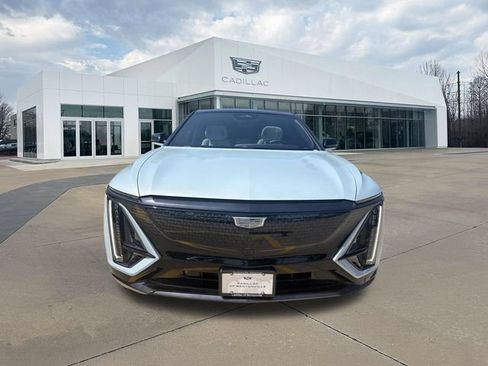 Certified 2026 Cadillac Lyriq Premium Sport AWD/4WD image 9