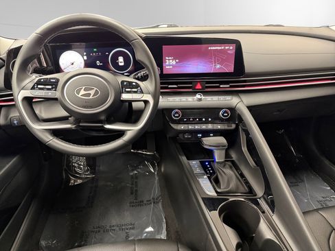 Certified 2024 Hyundai Elantra Limited FWD image 10