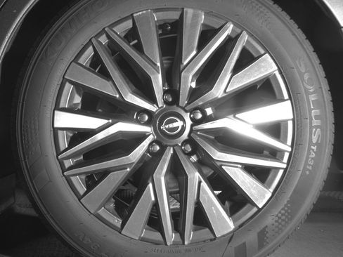 Used 2025 Nissan Altima 2.5 SV FWD image 14