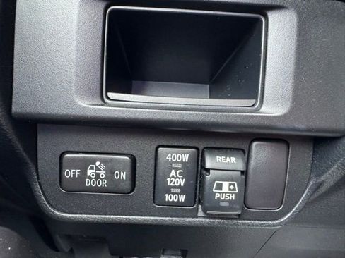 Used 2017 Toyota Tacoma TRD Off-Road w/ Tow Package (A/T) AWD/4WD image 16
