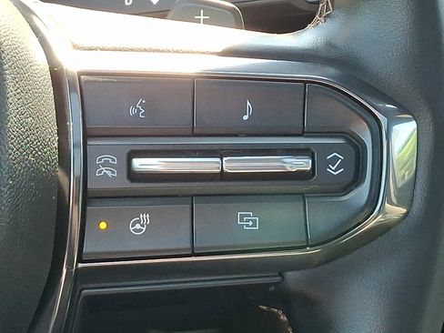 Used 2025 GMC Acadia AT4 w/ Super Cruise Package AWD/4WD image 23