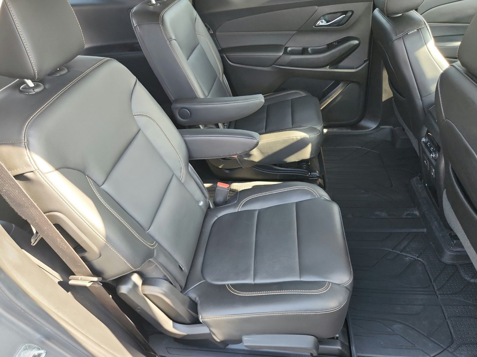 Used 2020 Chevrolet Traverse RS w/ LPO, Floor Liner Package AWD/4WD image 30