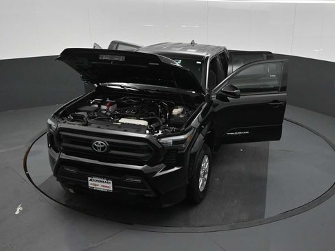 Used 2025 Toyota Tacoma SR5 RWD image 27