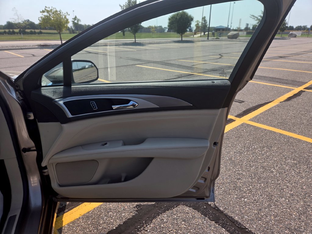 Used 2020 Lincoln MKZ AWD w/ Convenience Package image 38