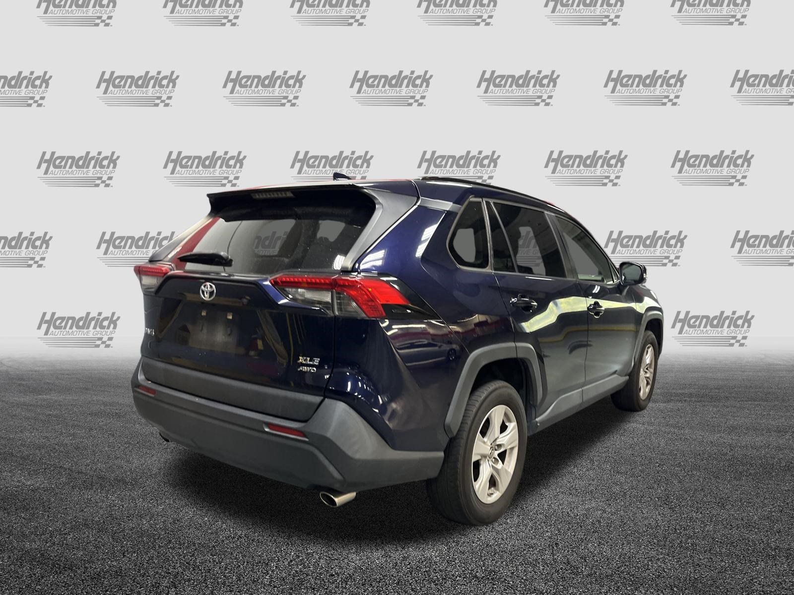 Used 2019 Toyota RAV4 XLE AWD/4WD image 5