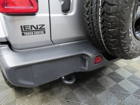 Used 2021 Jeep Wrangler Unlimited Sahara image 38