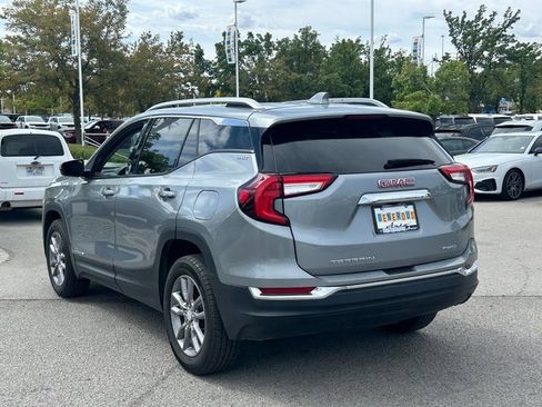 Used 2024 GMC Terrain SLT image 6