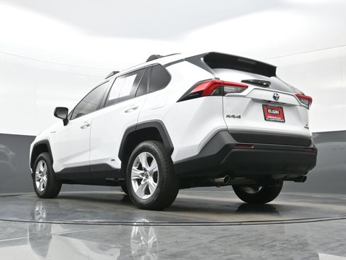 Used 2021 Toyota RAV4 LE AWD/4WD image 28
