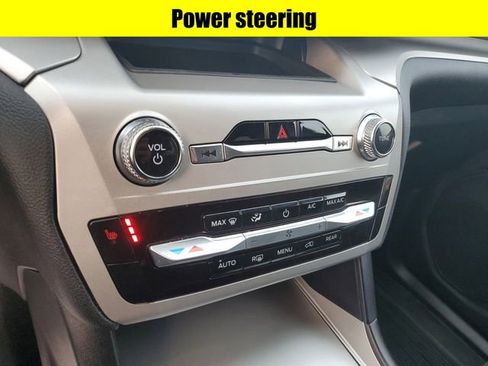 Used 2022 Ford Explorer XLT image 20