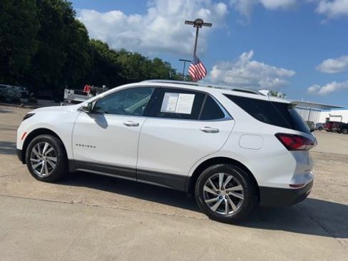 Used 2023 Chevrolet Equinox Premier AWD/4WD image 6