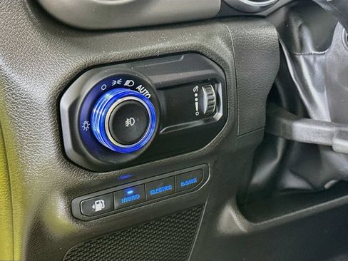 Used 2023 Jeep Wrangler Unlimited Rubicon 4xe w/ Cold Weather Group AWD/4WD image 10