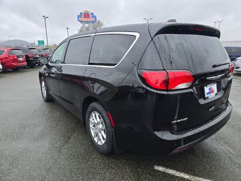 New 2026 Chrysler Voyager LX FWD image 5