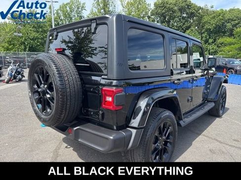 Used 2023 Jeep Wrangler Unlimited Sahara w/ Cold Weather Group AWD/4WD image 16